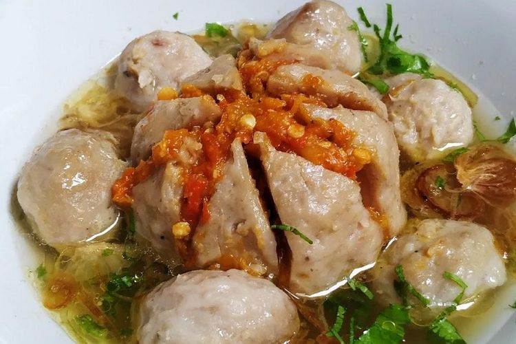 Bakso Pak Sihab: Kenikmatan yang Menggigit Jiwa di Jantung Cilacap