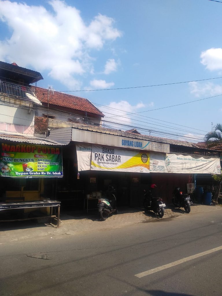 Bakso Pak Sihab: Kenikmatan yang Menggigit Jiwa di Jantung Cilacap